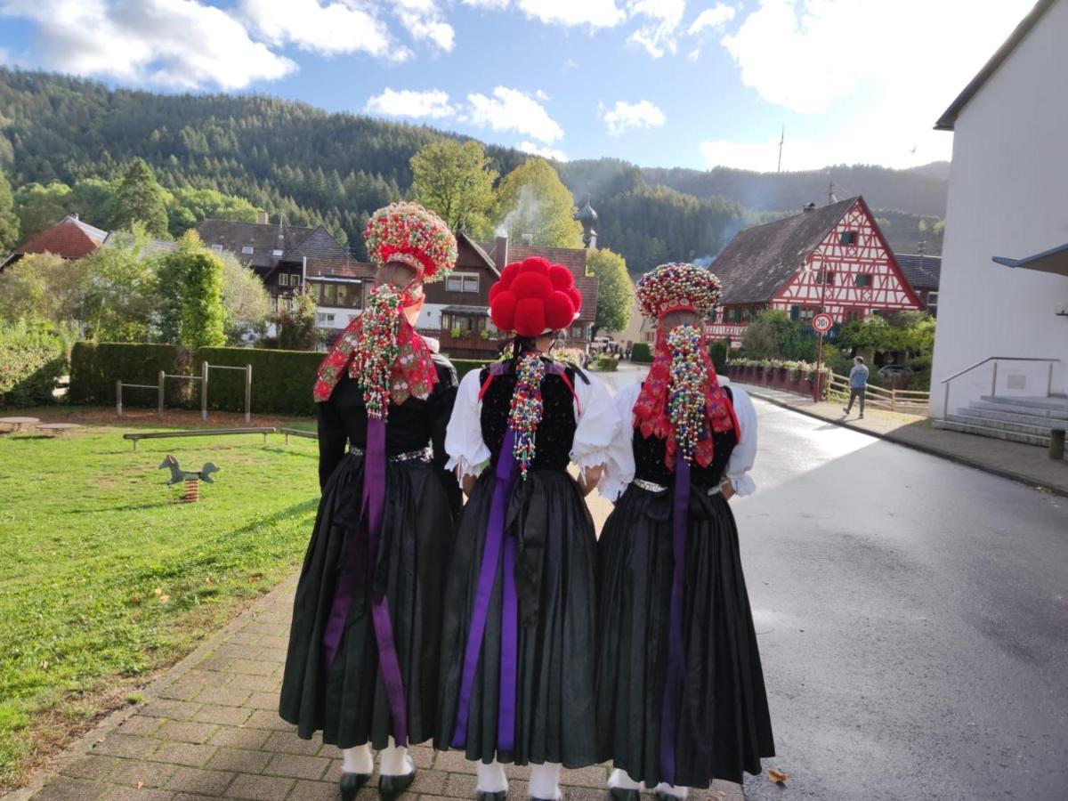 Schwarzwaldmaedel Hausach Exterior foto